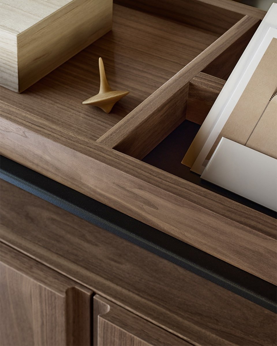 ספריית מדפים Pira תלוית תקרה - Idana Furniture