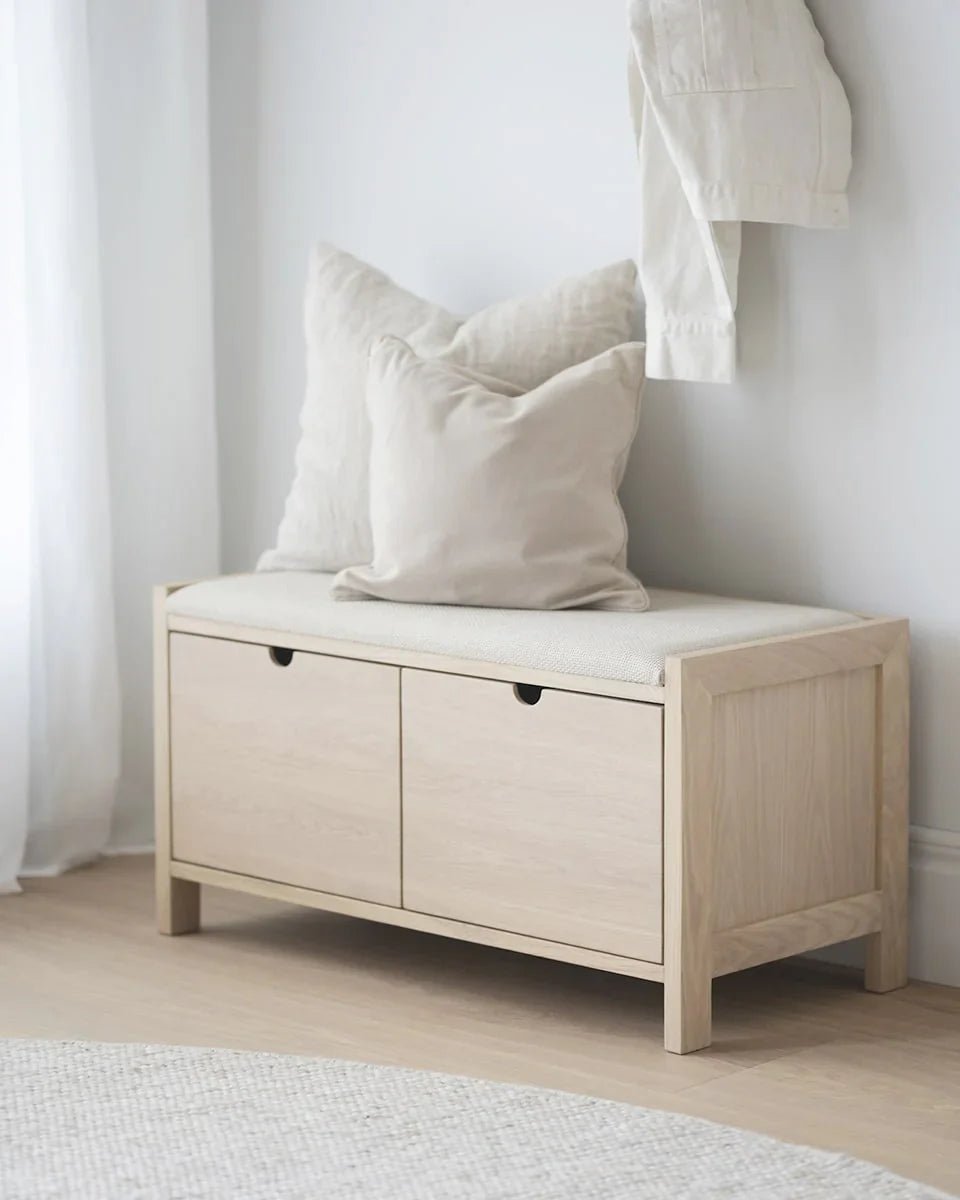 כניסה לבית מסודרת בלי לוותר על סטייל: ספסל אחסון, מתלה ומראה שעושים סדר - Idana Furniture