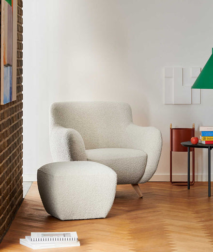 כורסא Otis בצבע Maya Cream בד Bouclé בעיצוב סקנדינבי-Japandi רגלי אלון טבעי