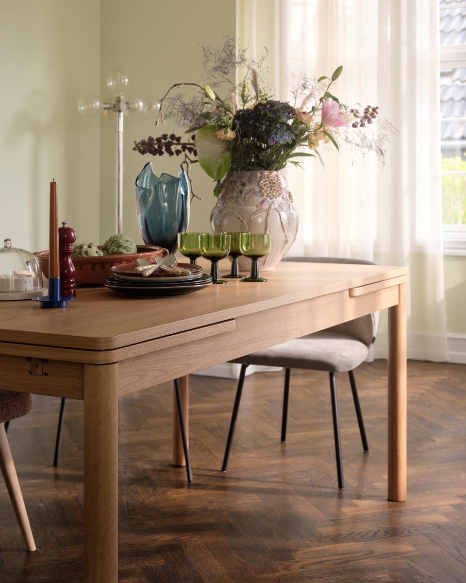 שולחן אוכל נפתח Bradley - Idana Furniture