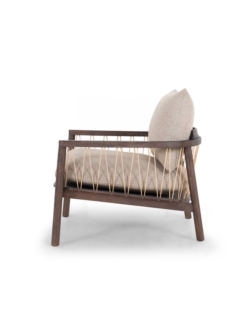 כורסת עץ אלון חום Enzo - Idana Furniture