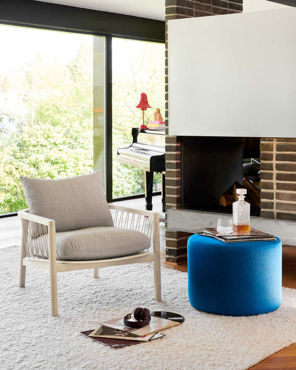 כורסת עץ אלון מולבן Enzo - Idana Furniture