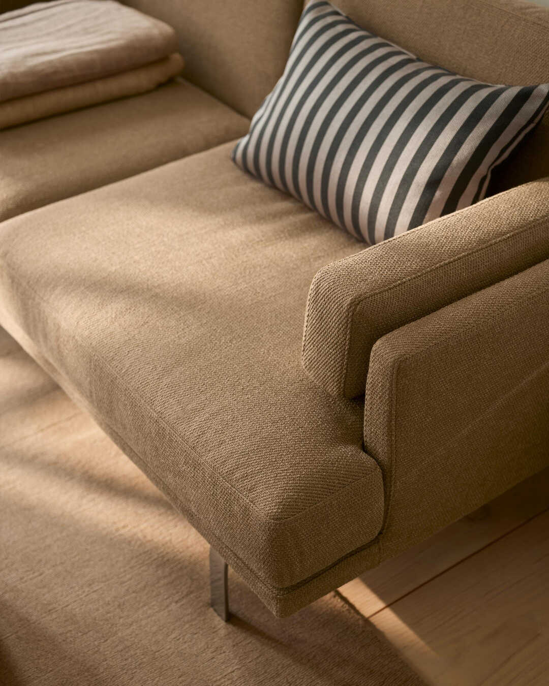 ספה מודרנית Ernest - Idana Furniture