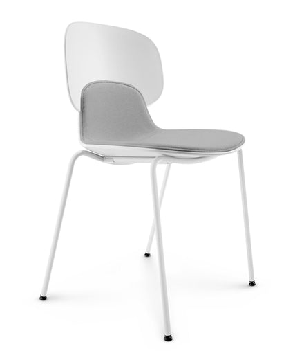 כסא-מטבח-מרופד-תוצרת-דנמרק-בעיצוב-נורדי-סקנדינבי-כסא-אוכל-מעוצב-בסגנון-מודרני