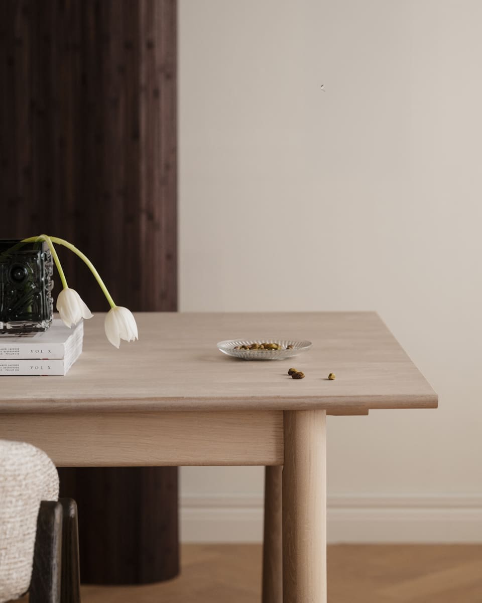 Derrymore-dining-table-scandinavian-oak-שולחן עץ מלא-שולחן אוכל-שולחן אוכל נפח-שולחן עם הרחבות-שולחן סקנדינבי - idana home