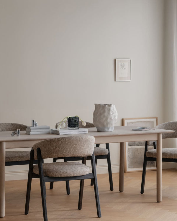 Derrymore-dining-table-scandinavian-oak-שולחן עץ מלא-שולחן אוכל-שולחן אוכל נפח-שולחן עם הרחבות-שולחן סקנדינבי - idana home