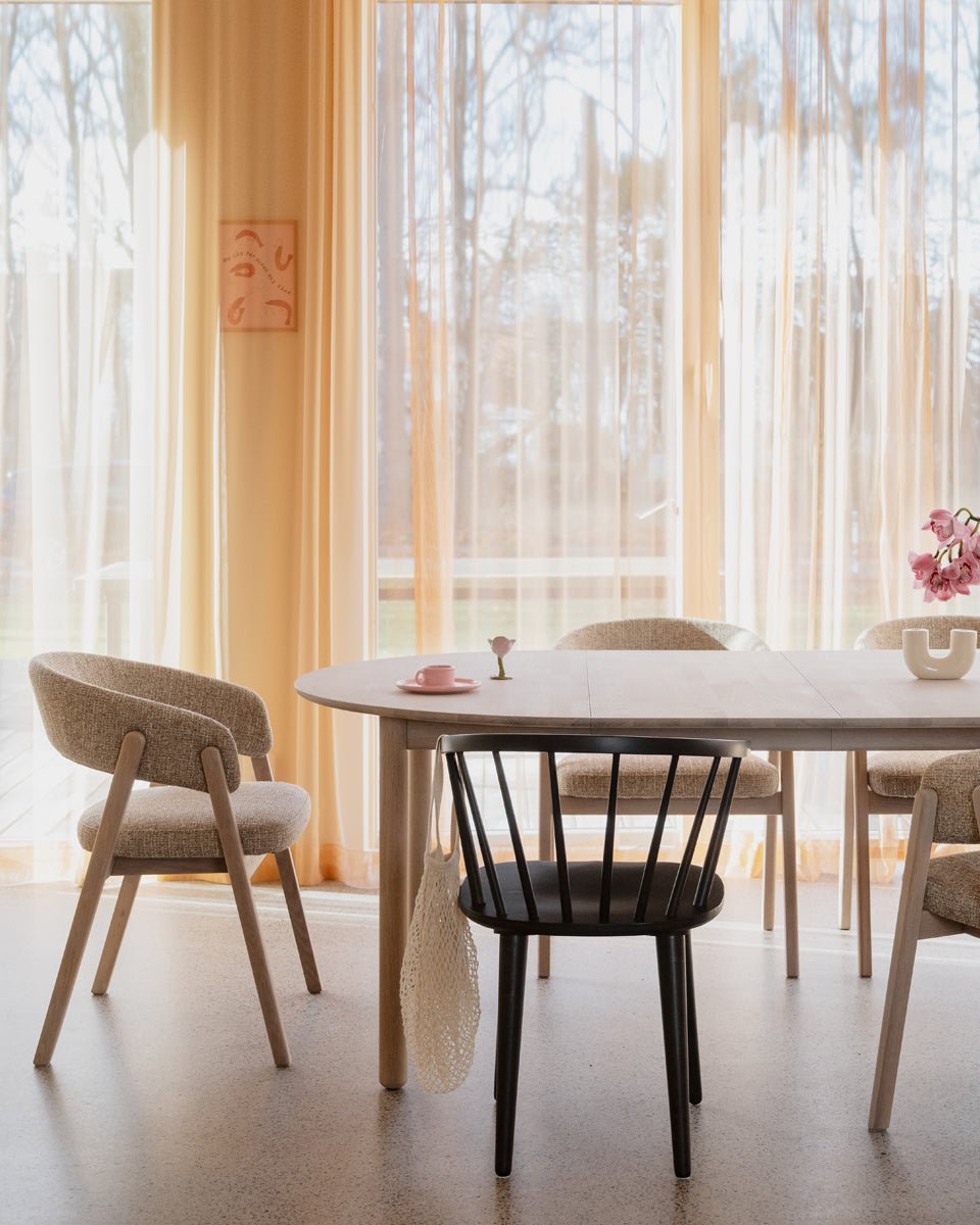 שולחן אוכל עגול נפתח Derrymore - Idana Furniture