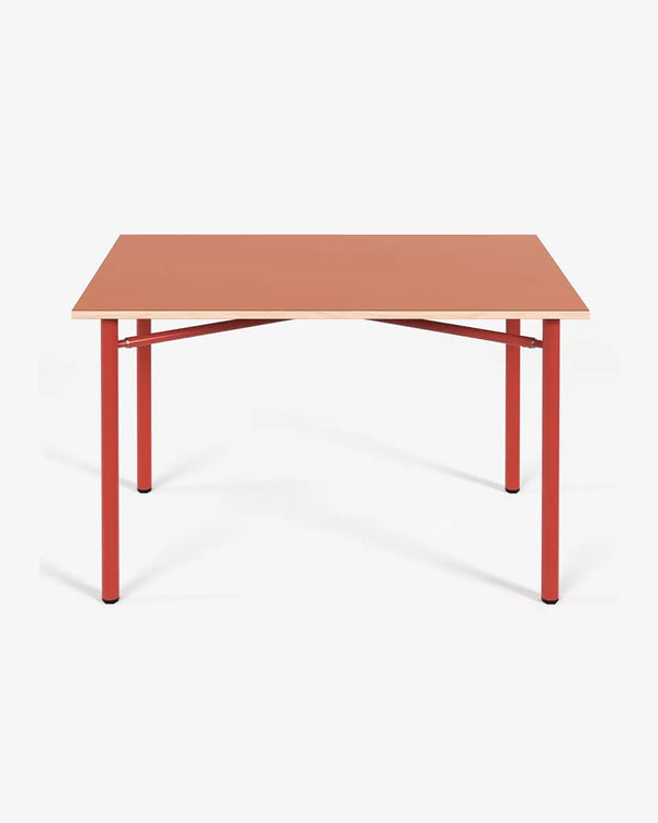 שולחן כתיבה ואוכל קומפקטי Prinds מבית Case Furniture משטח אפור וקצוות עץ