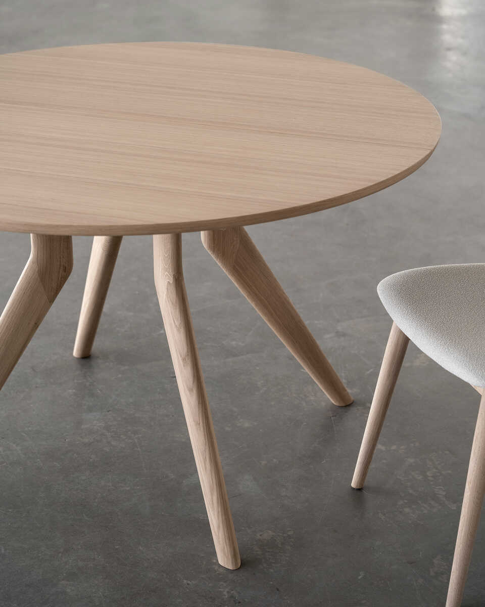 שולחן אוכל עגול נפתח CORNA SLIM - Idana Furniture