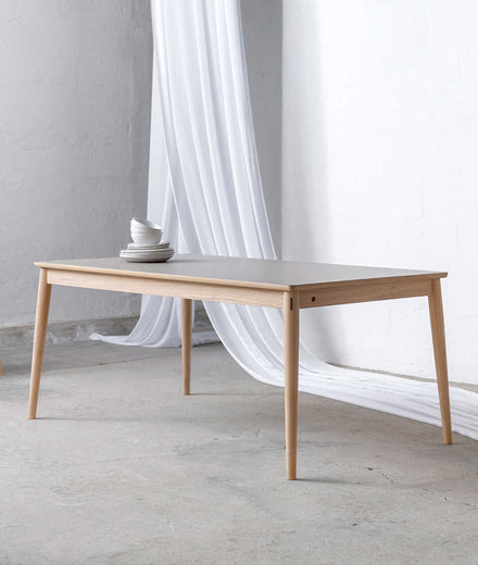 שולחן אוכל נפתח HIDE - Idana Furniture