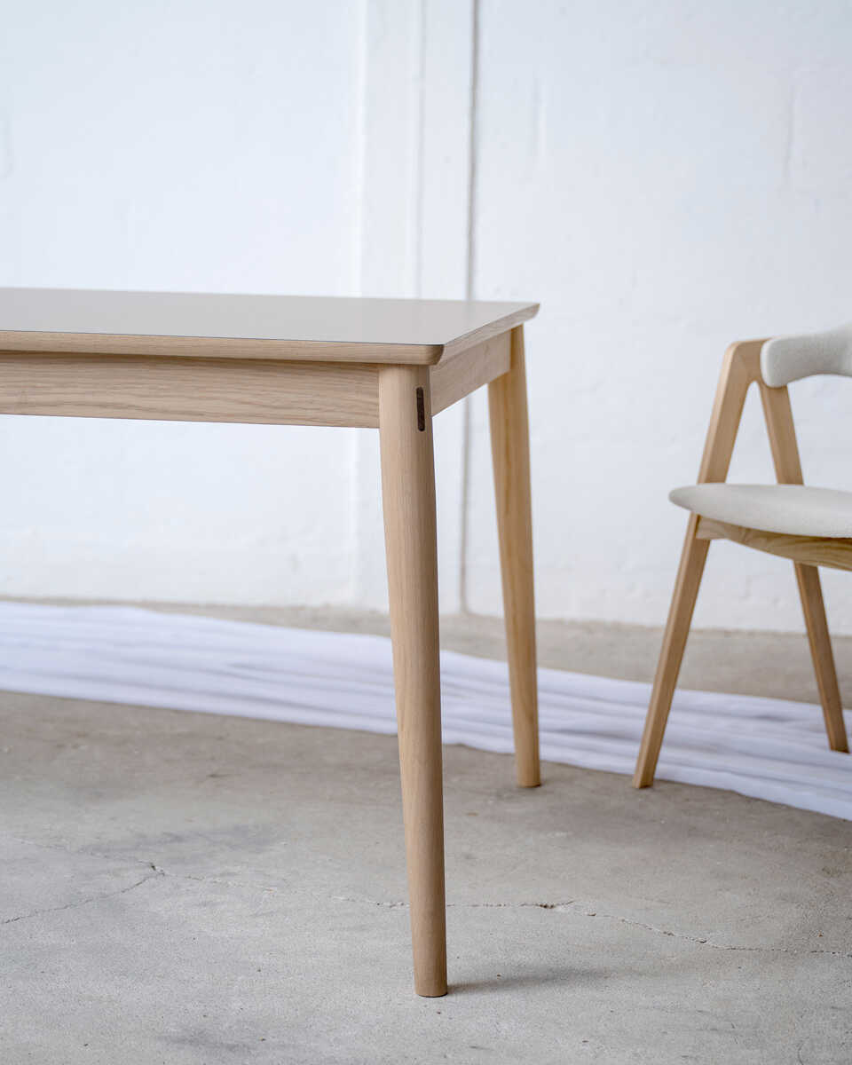שולחן אוכל נפתח HIDE - Idana Furniture