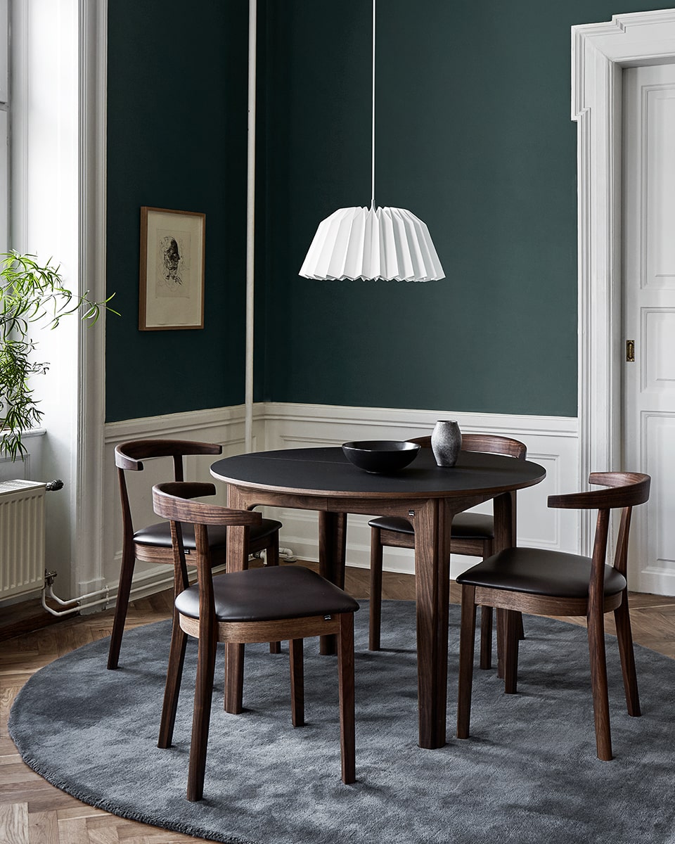 שולחן-עץ-עגול-נפתח-שולחן-נורדי-סקנדינבי-מעוצב-שולחן-פינת-אוכל-שולחן-למטבח