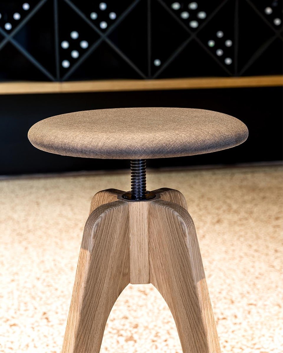 כסא בר מתכוונן Tommy - Idana Furniture