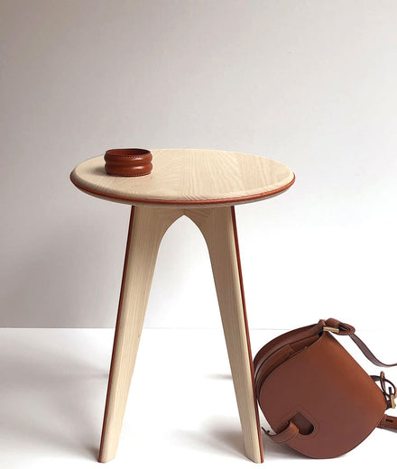 שולחן-צד-נורדי-סקנדינבי-מעוצב-עץ-מלא-סטול-שרפרף-נורדי-שולחן-קפה