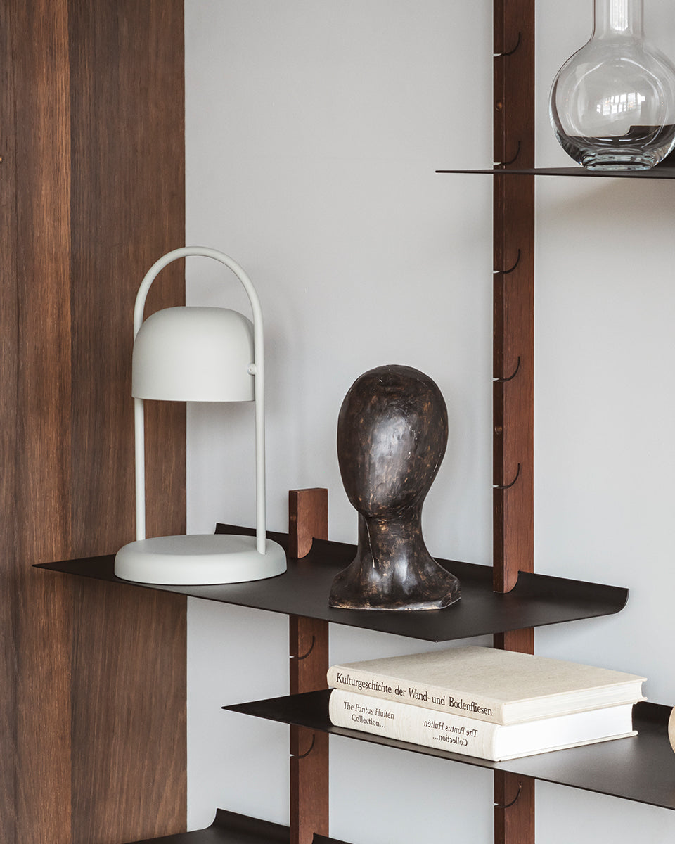 מנורת שולחן  מנורת עבודה מעוצבת נורדית סקנדינבית תוצרת דמנרק תאורה לבית תאורה לסלון