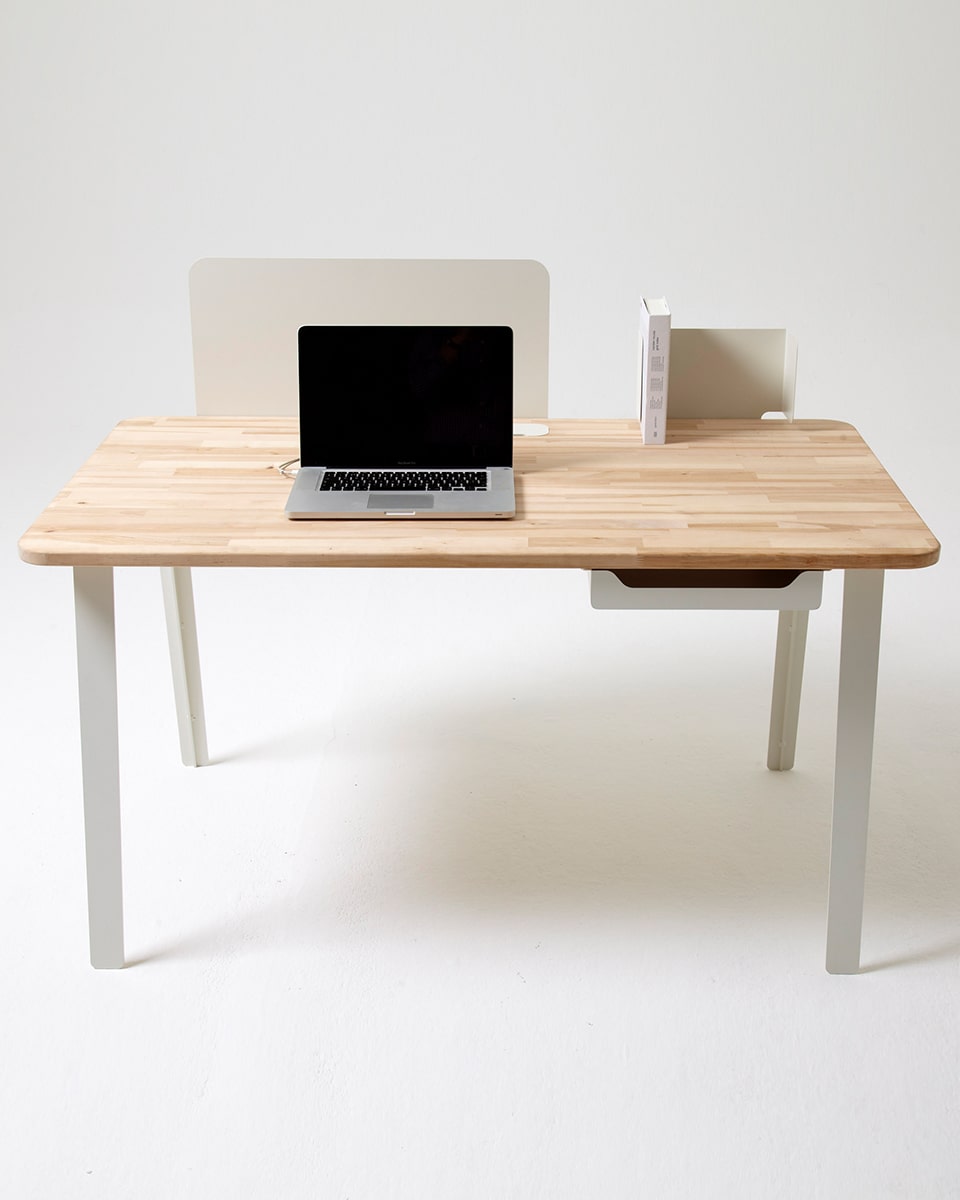 שולחן-כתיבה-שולחן-עבודה-עמדת-עבודה-נורדית-סקנדינבית-מעץ-ומתכת-שולחן-כתיבה-לילדים