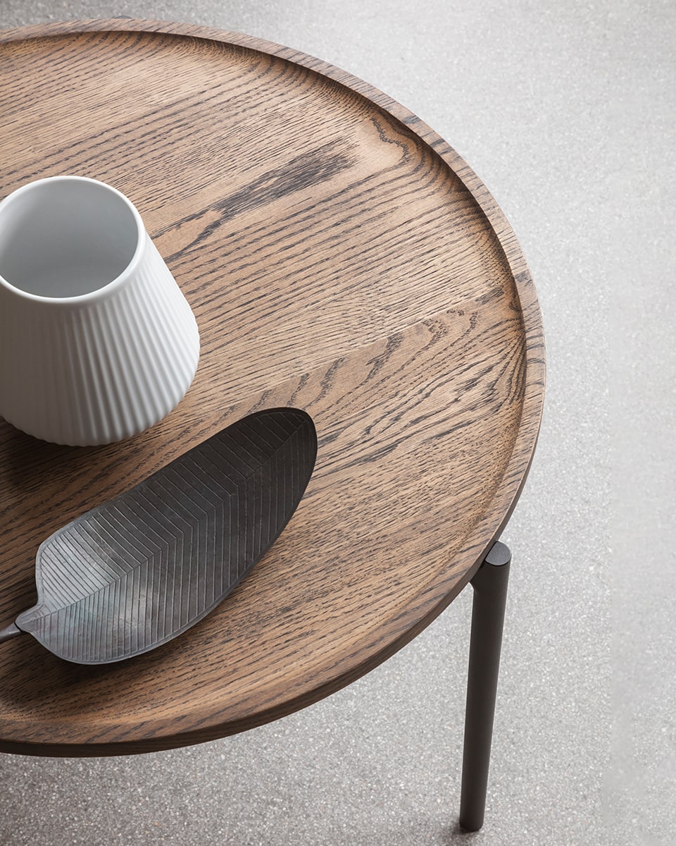 שולחן-קפה-עגול-גדול-מתכת-ועץ-גוון-שחור--בסגנון-סקנדינבי-לסלו