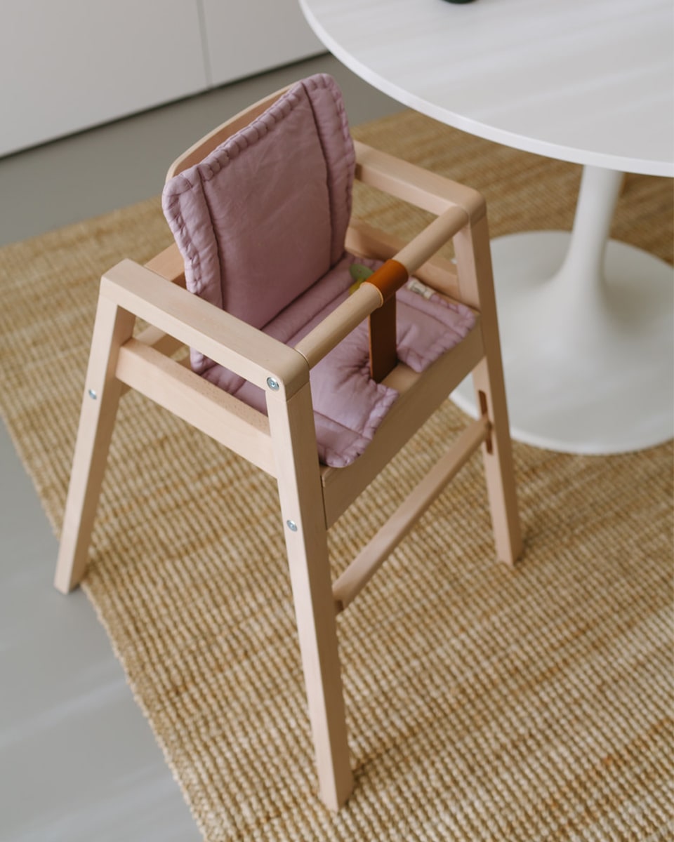 מושב-כיסא-תינוק-מושב-כסא-תינוק-מושב-כסא-תינוקות-ריהוט-ילדים-חדרי-ריהוט-מטבח-עיצוב-דני-עיצוב-נורדי-כסאות